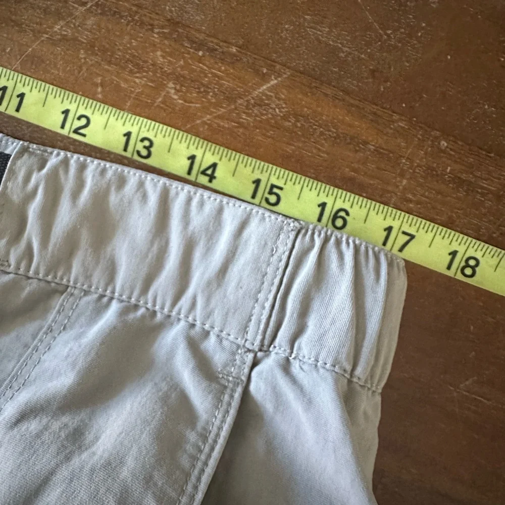 The North Face khaki zip off nylon convertible hiking pants size Large Long‎